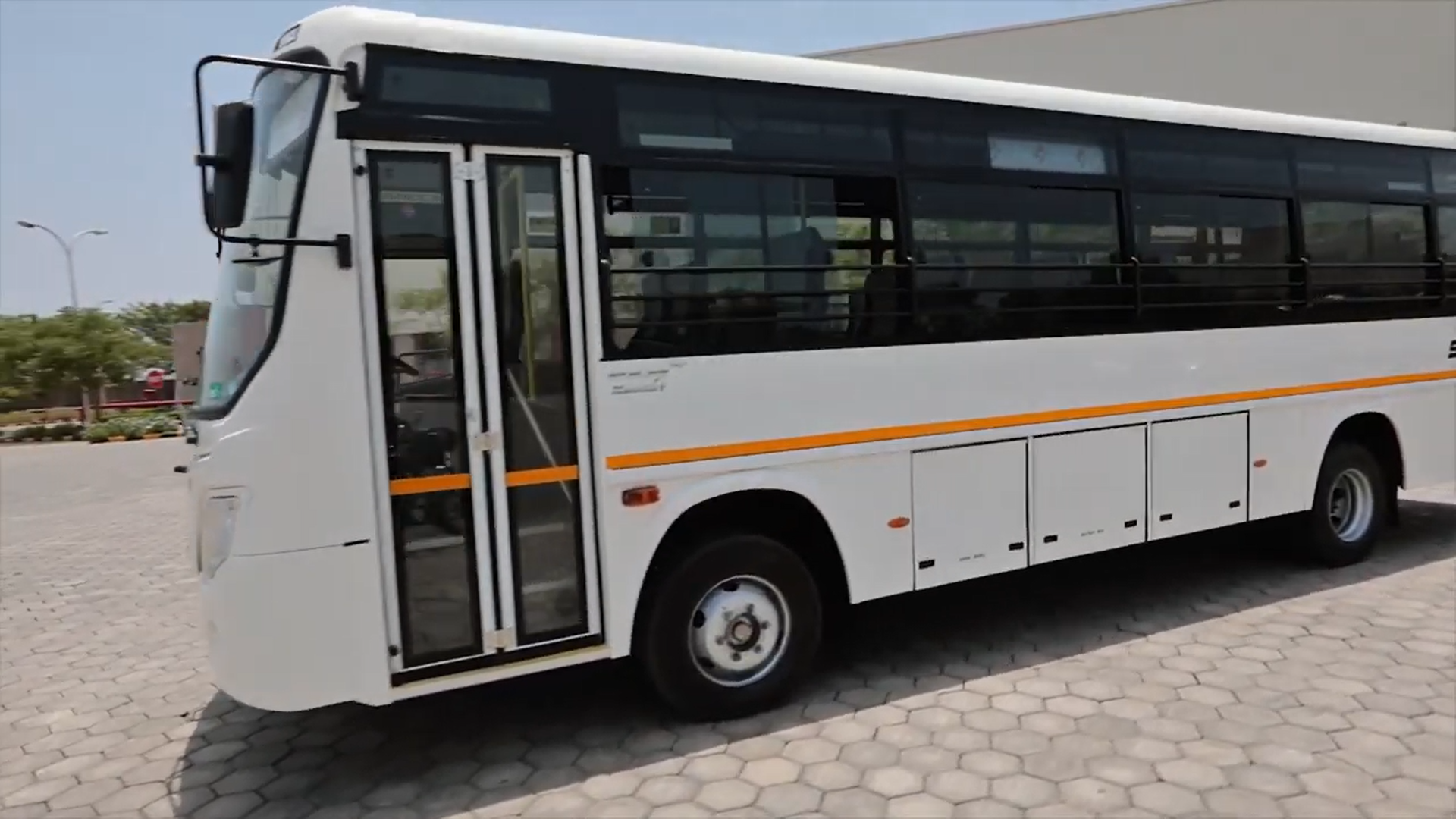 Know your Eicher BSVI Vehicle – Eicher Staff Bus Range